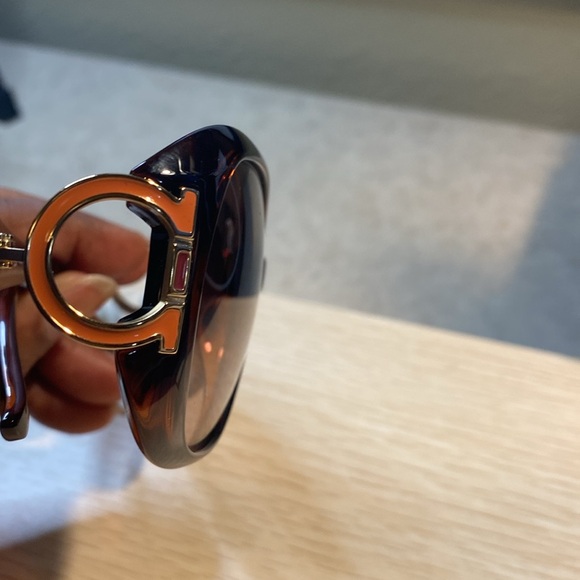 Salvatore Ferragamo NEW Authentic Tortoise  Sunglasses - Picture 2 of 7